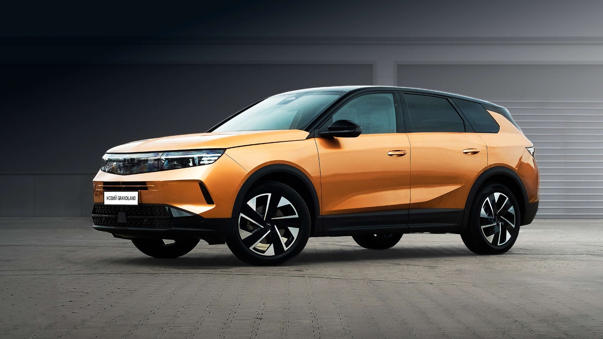 Новий Opel Grandland, вигляд спереду з лівого боку